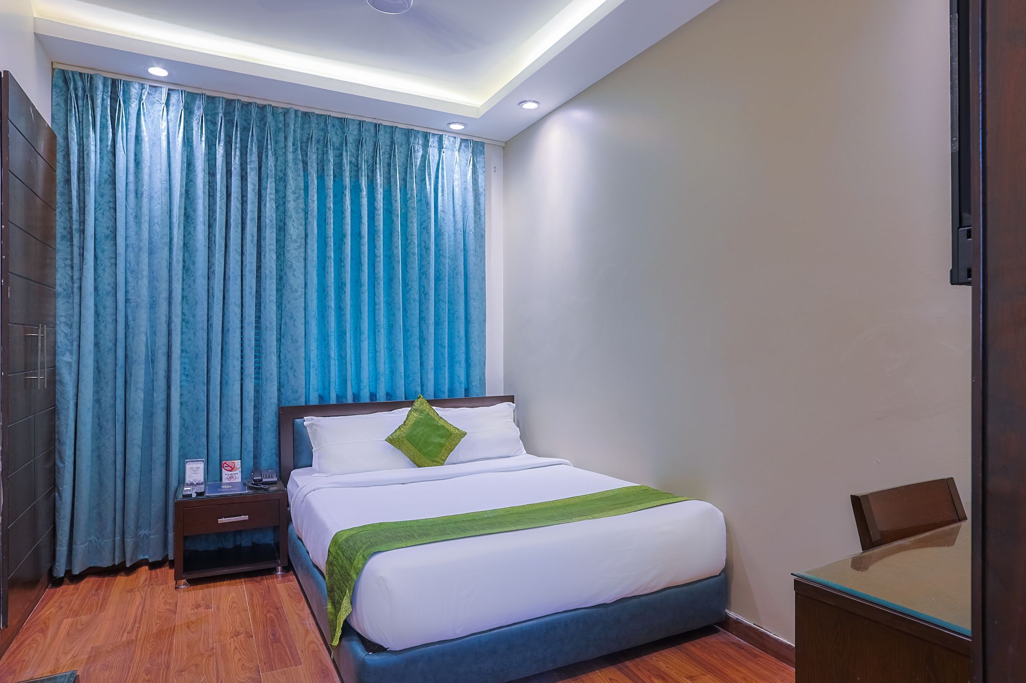 Economy Room