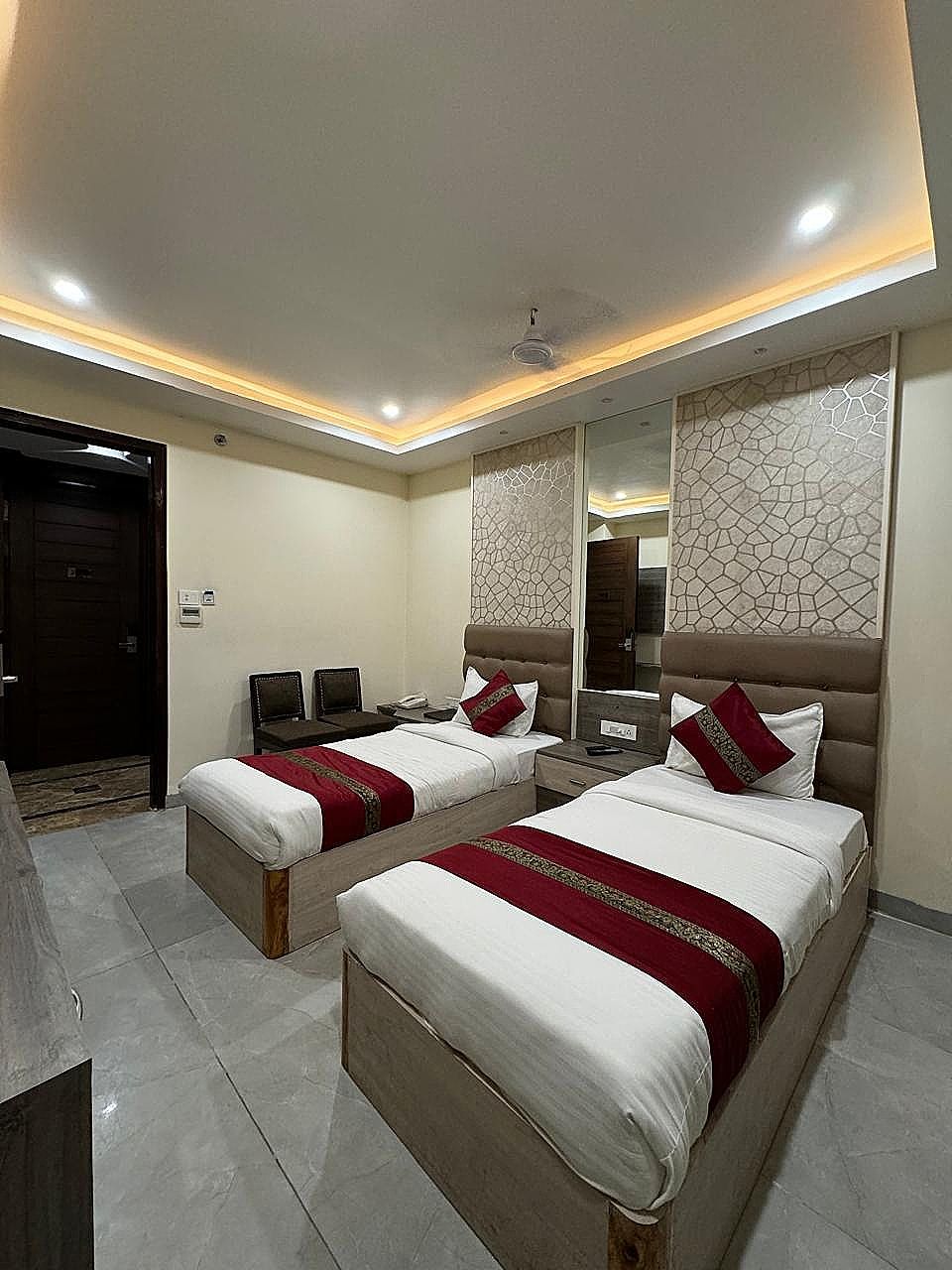 Hotel River Rhythm Assi Ghat Deluxe Double Room 7