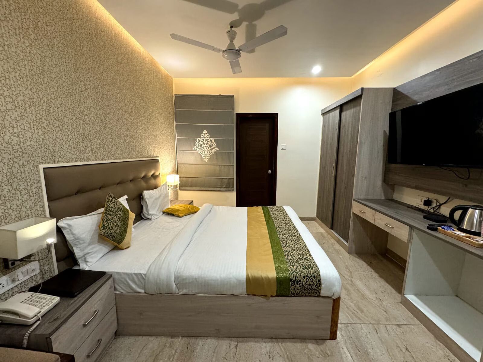 Suite Room (Ganga Facing)