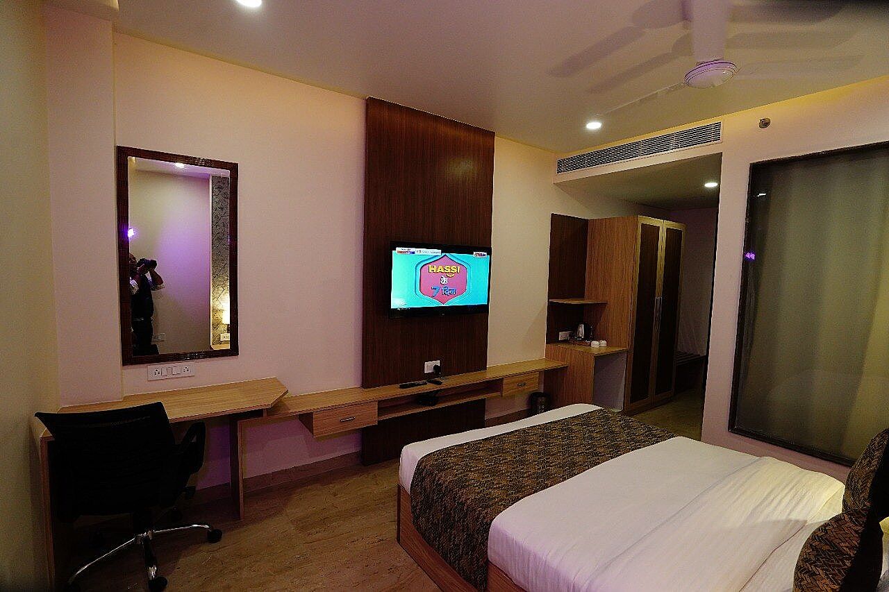 Hotel River Rhythm Assi Ghat Deluxe Double Room 2