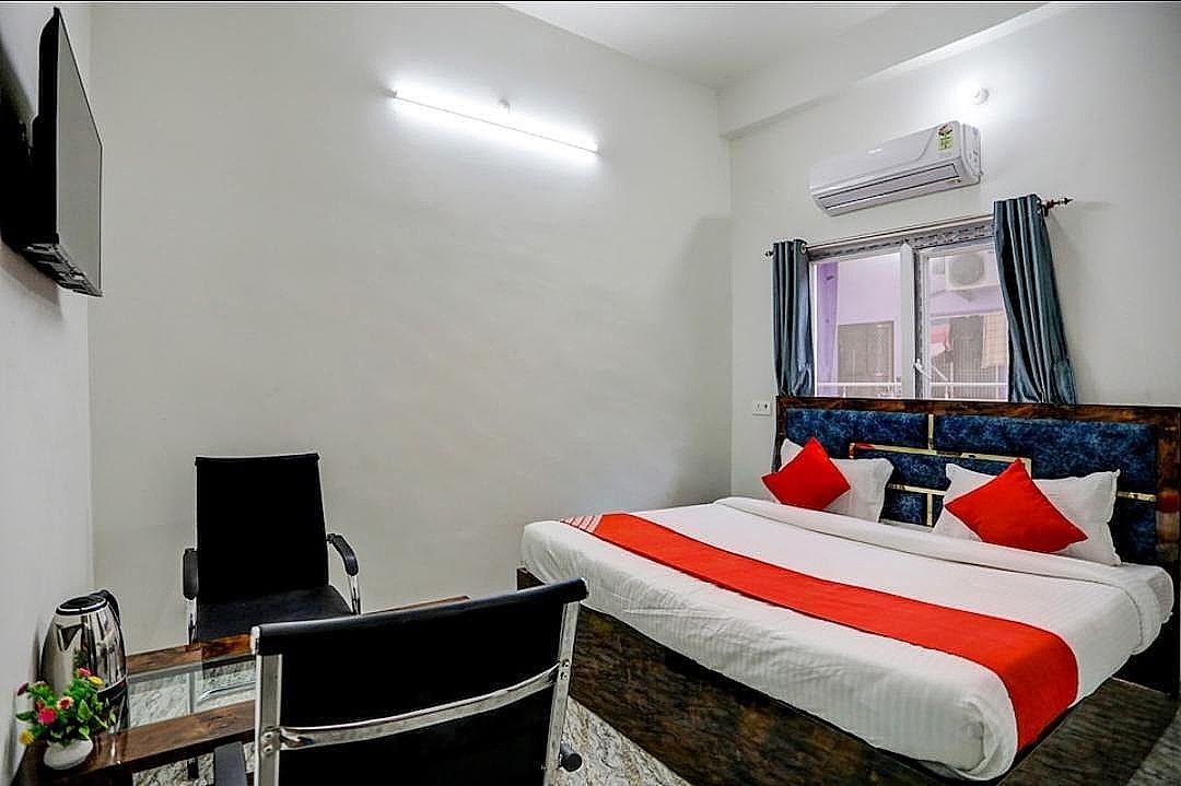 Hotel The Legacy Royal Delux 2