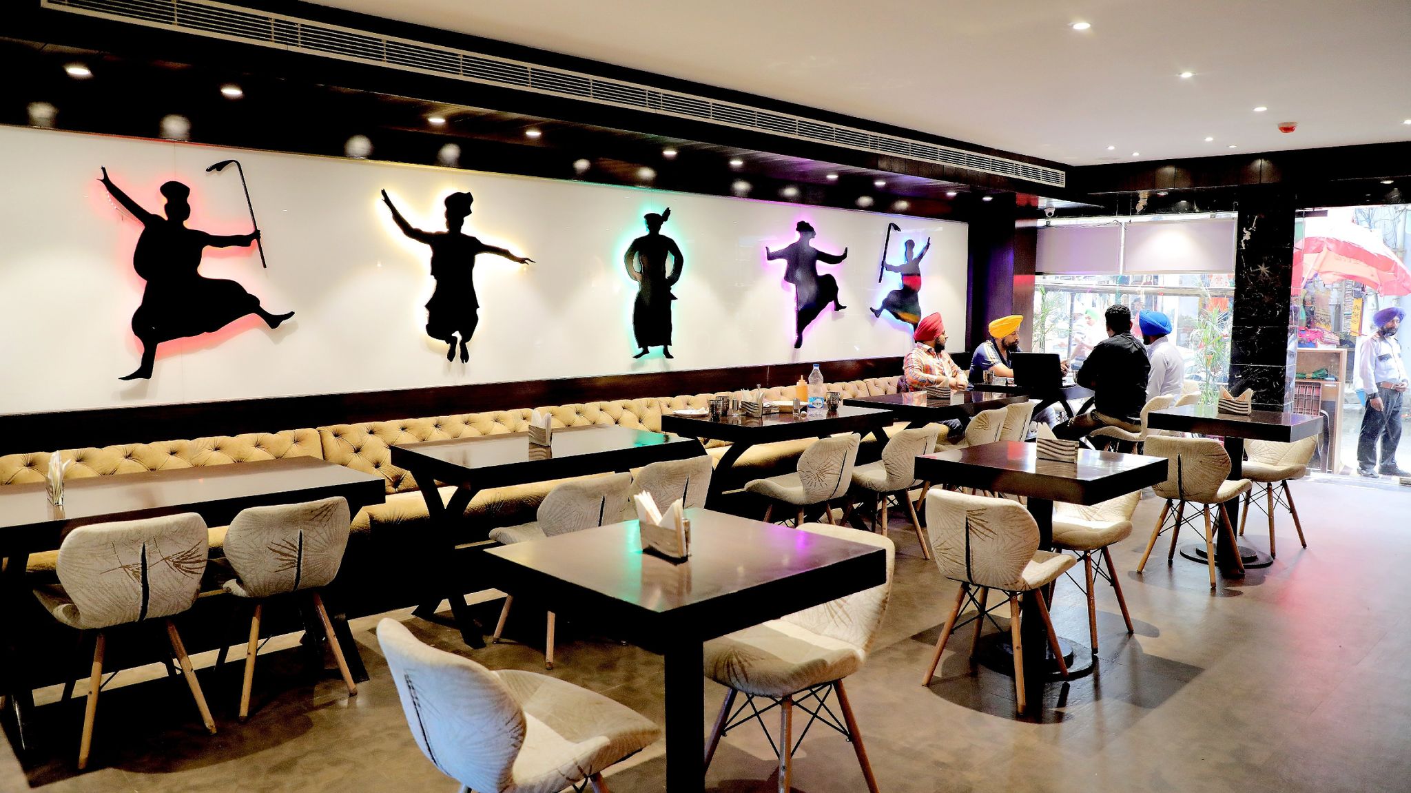 Food & Dining