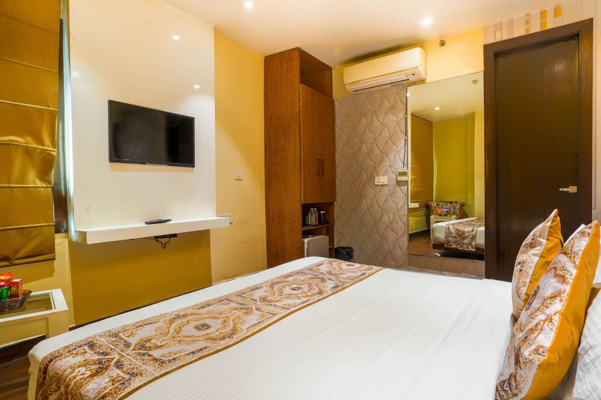 Stamps Golden Lagoon by Eight Continents Darbar Luxury Room
