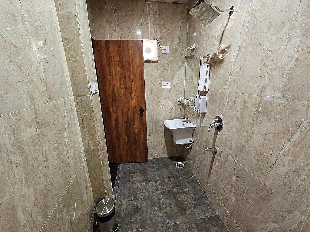 D' Fortune Park Hotel Executive Room with Balcony 8