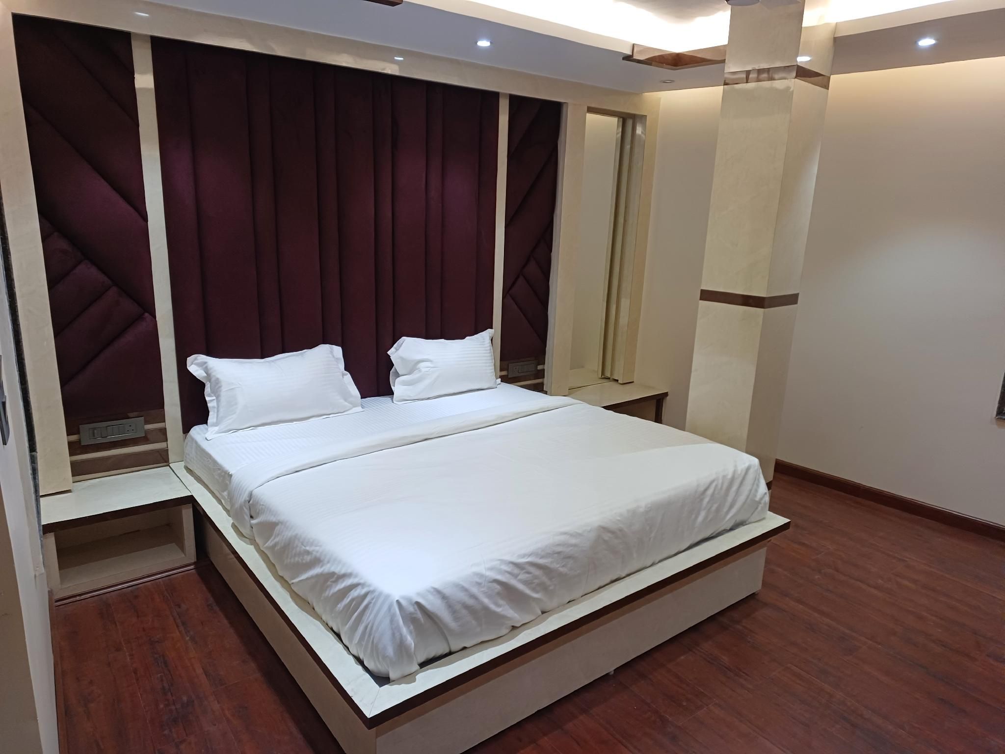 Deluxe Room with Air Conditioning