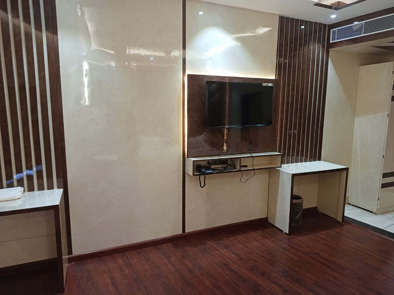 Madhuban Boutique Hotel Jammu Executive Deluxe Rooms 11