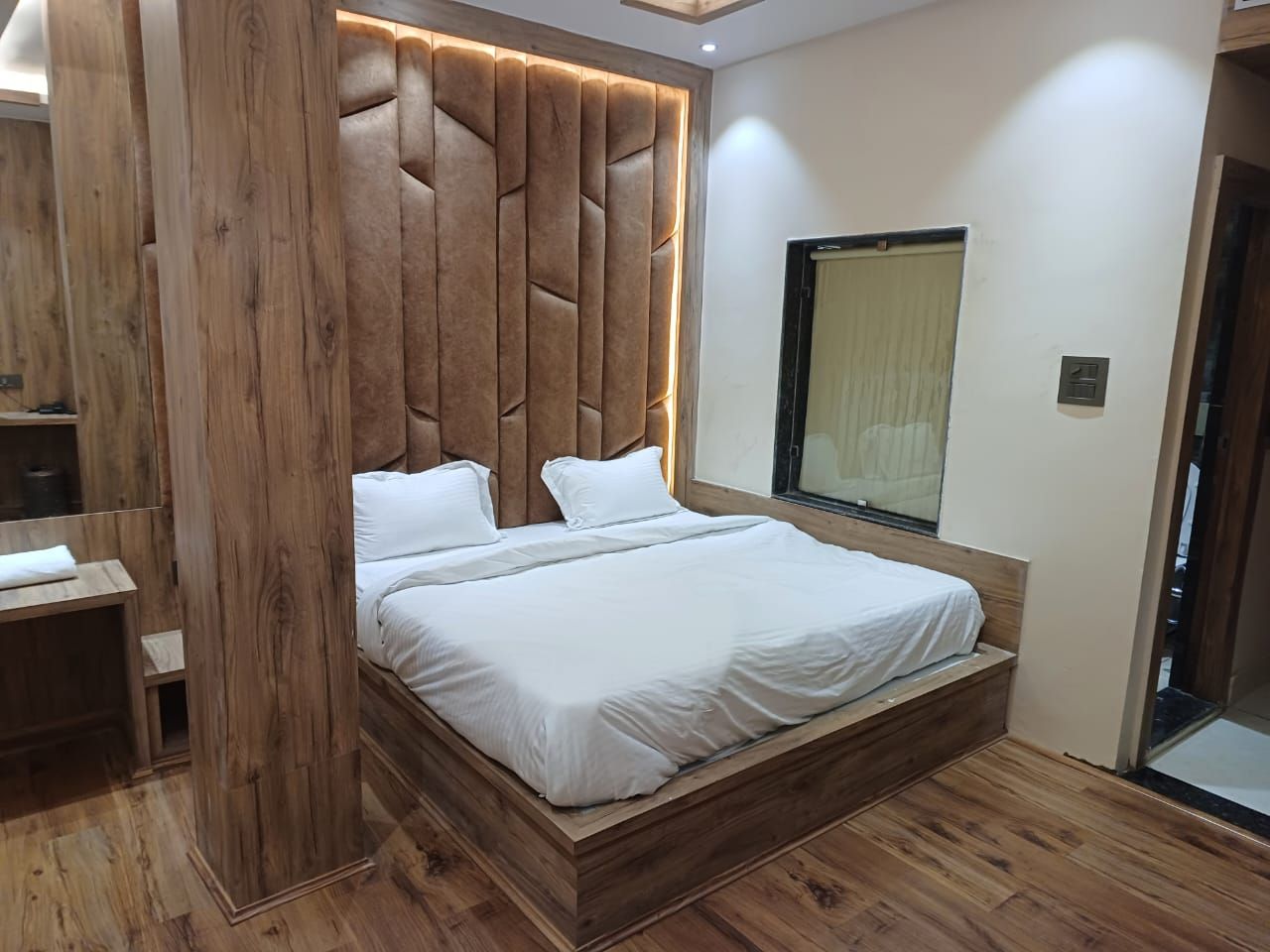 Madhuban Boutique Hotel Jammu Executive Deluxe Rooms 8