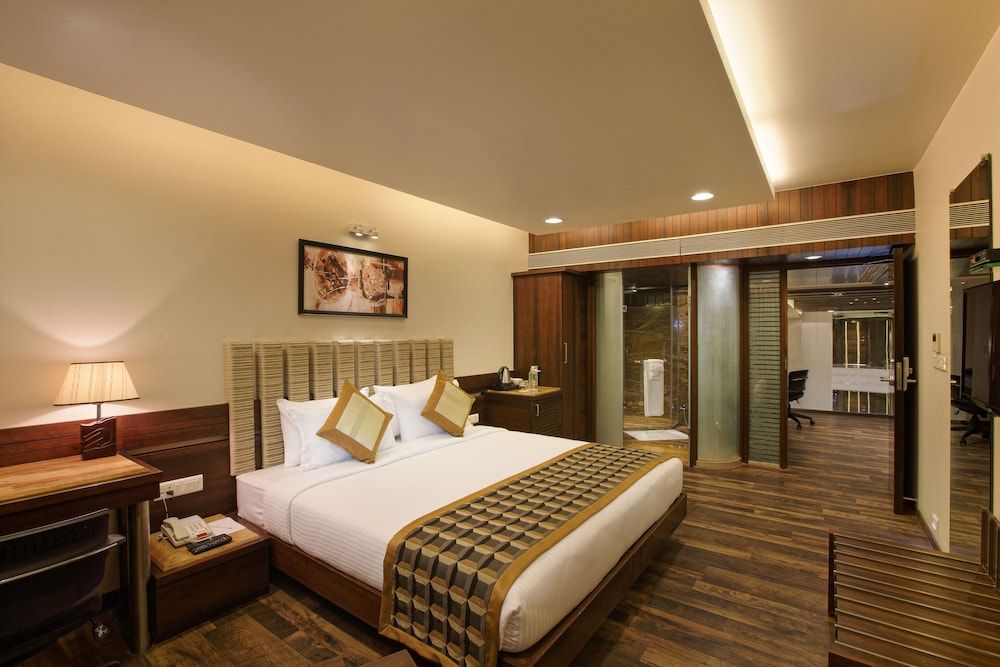 Bizz The Hotel Business Room King Bed 8