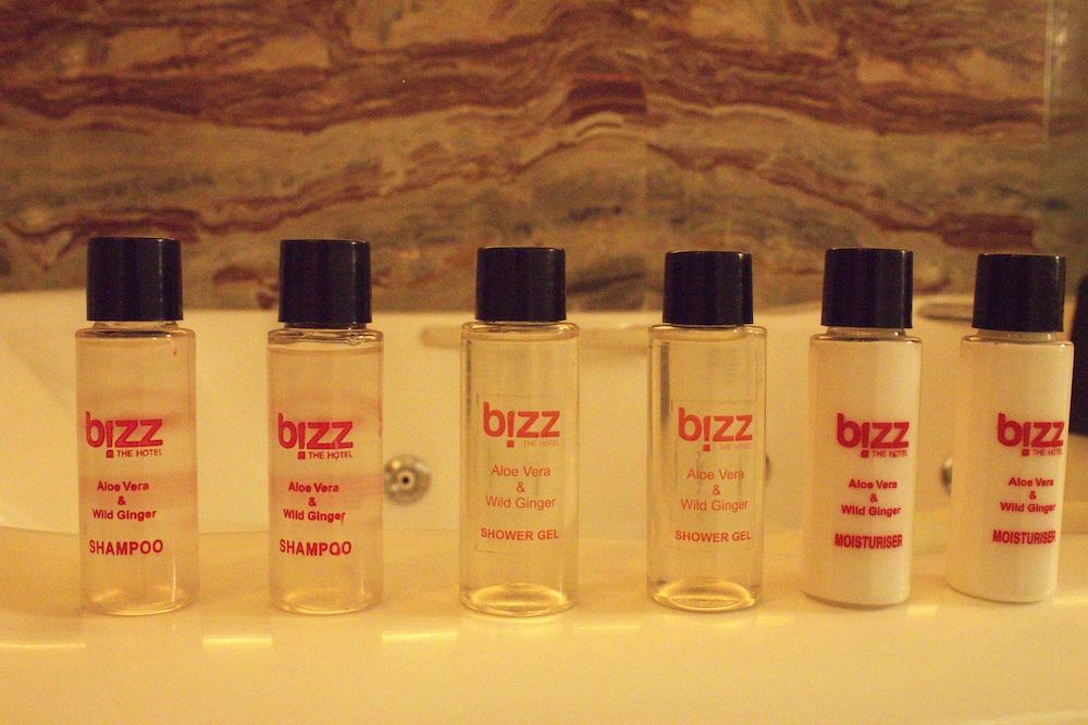 Bizz The Hotel Business Room King Bed 15