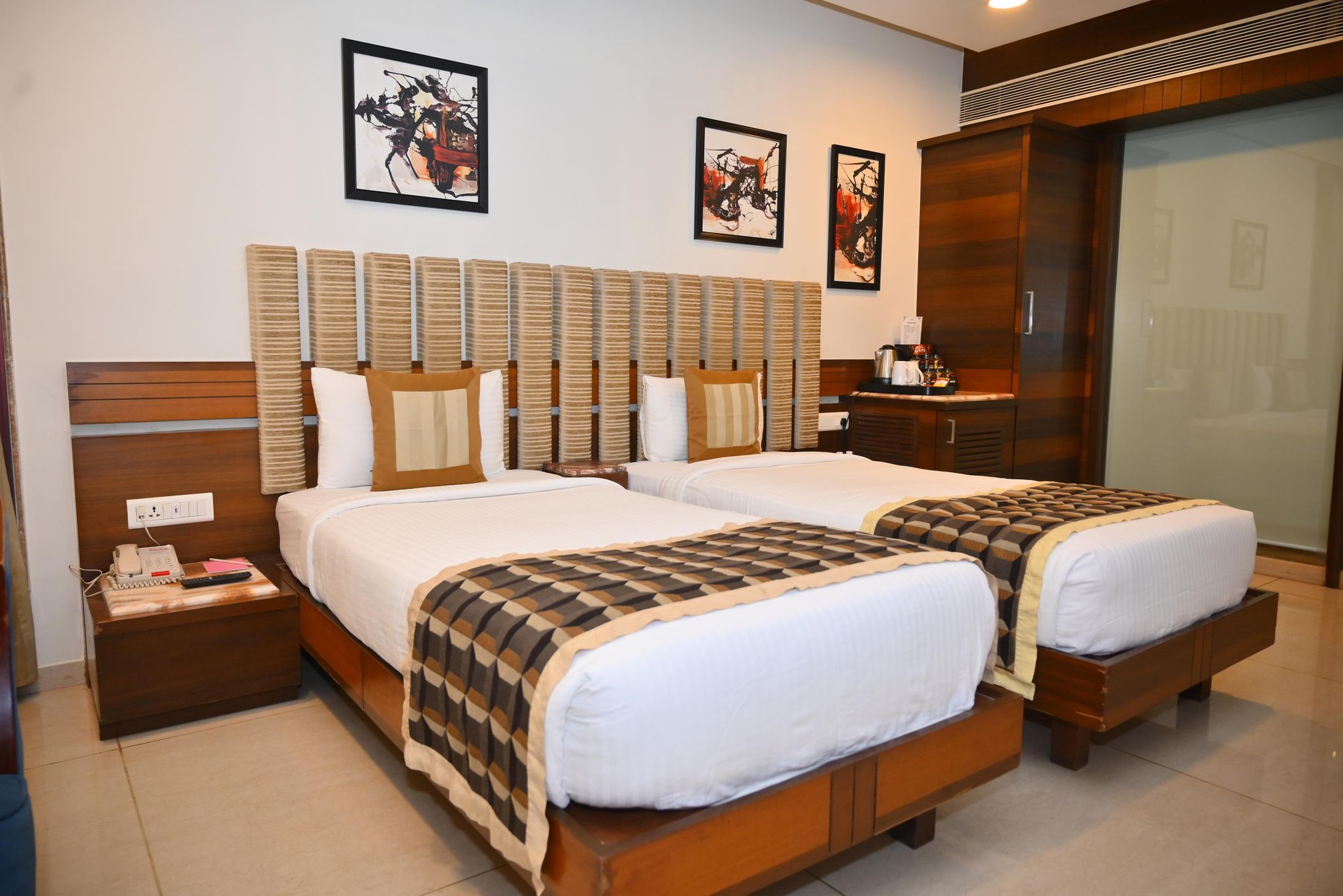 Bizz The Hotel Business Room Twin Bed 3