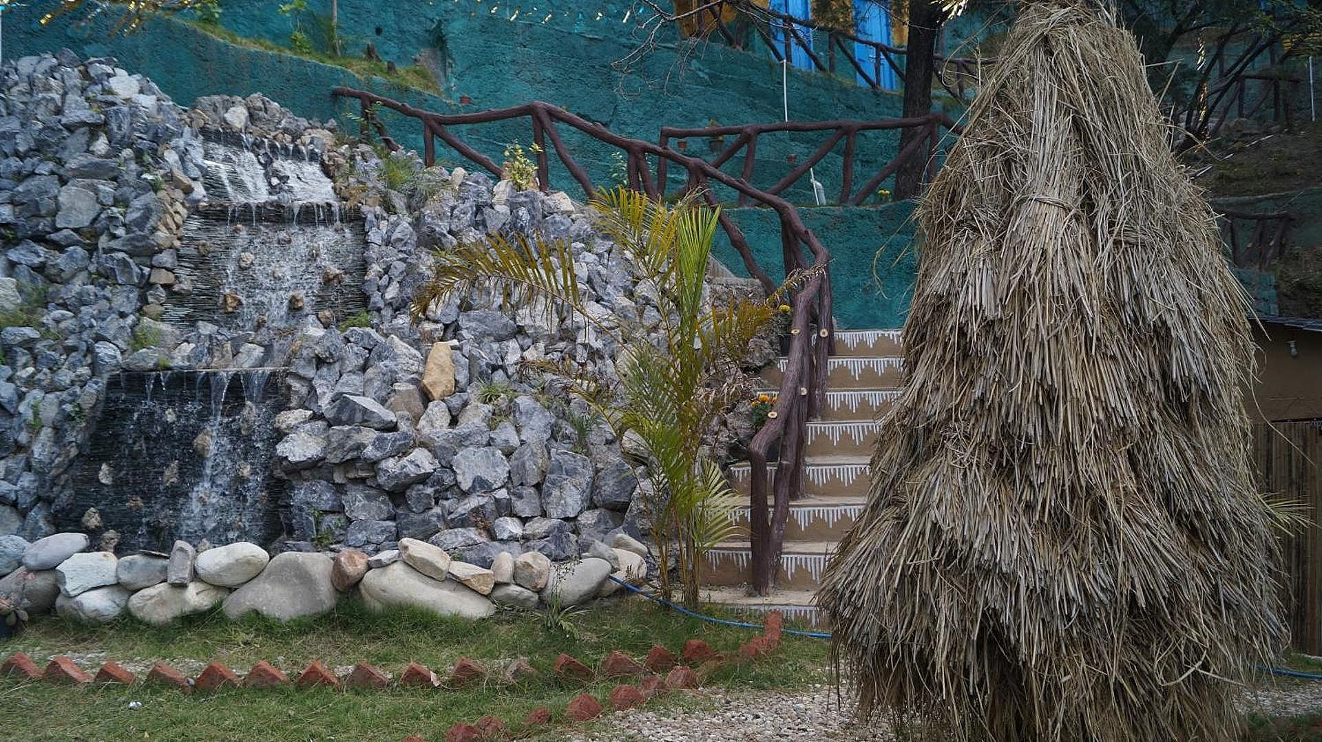 Meru Pahaad Resort