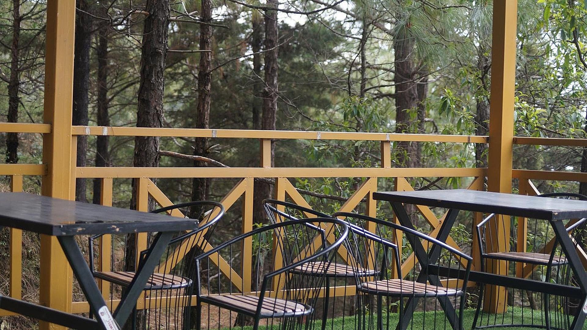 Meru Pahaad Resort