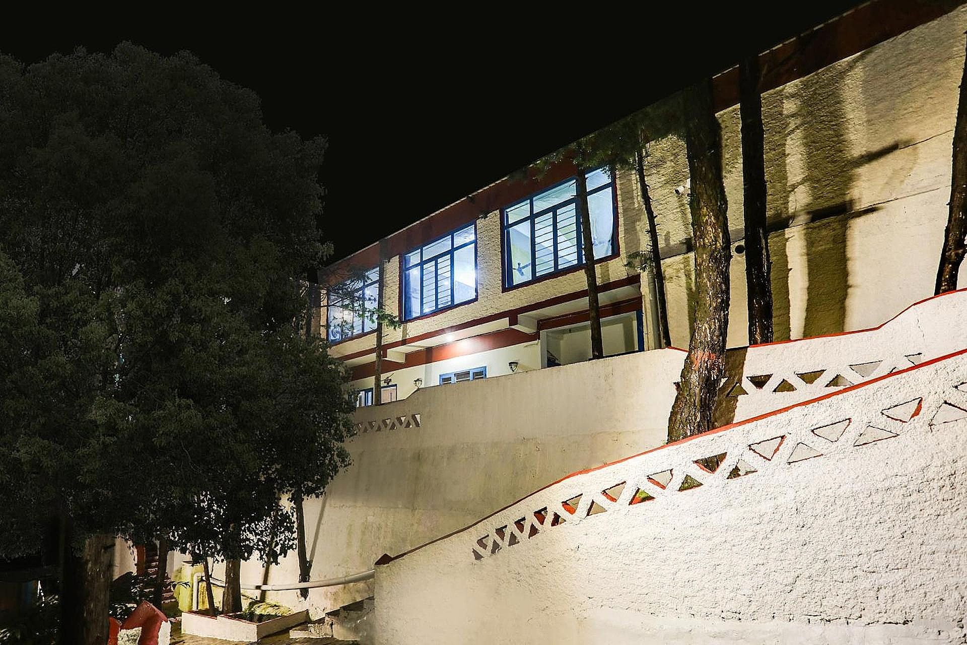 Meru Pahaad Resort
