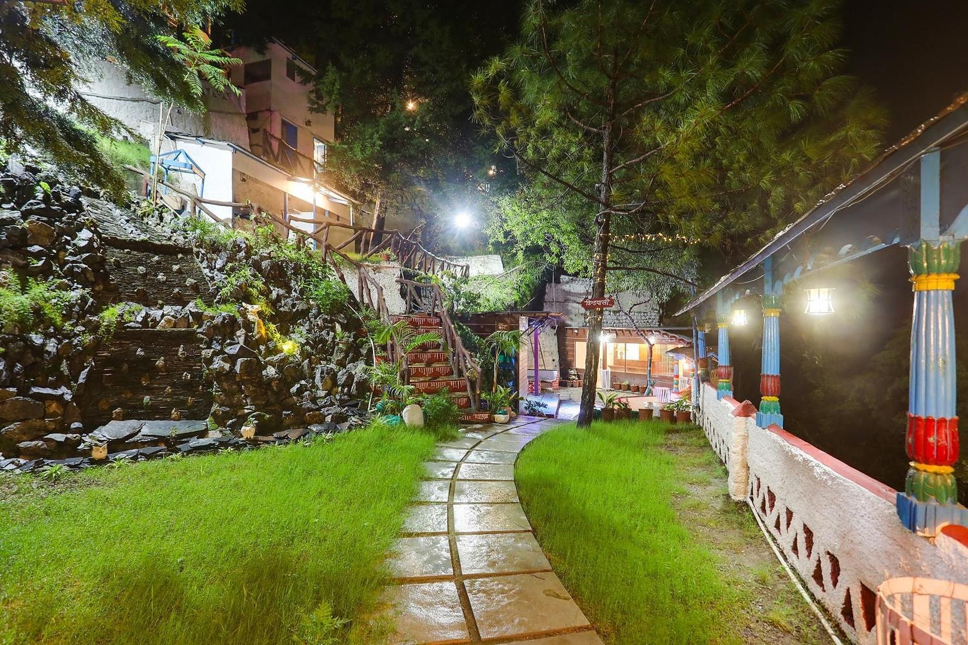 Meru Pahaad Resort