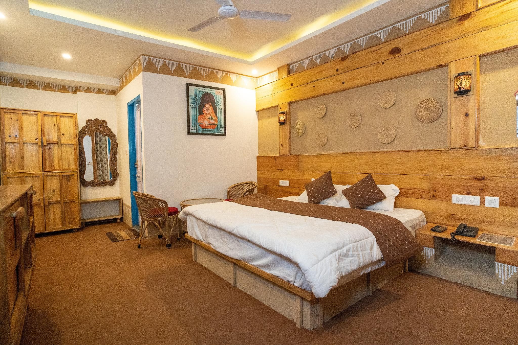 Meru Pahaad Resort