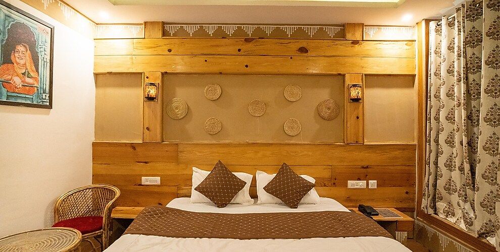 Meru Pahaad Resort