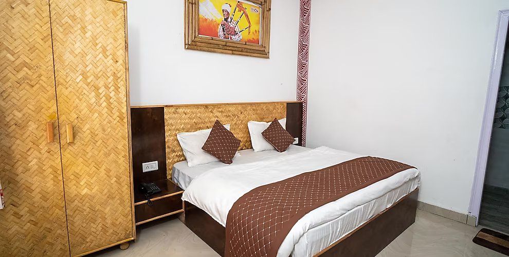 Meru Pahaad Resort