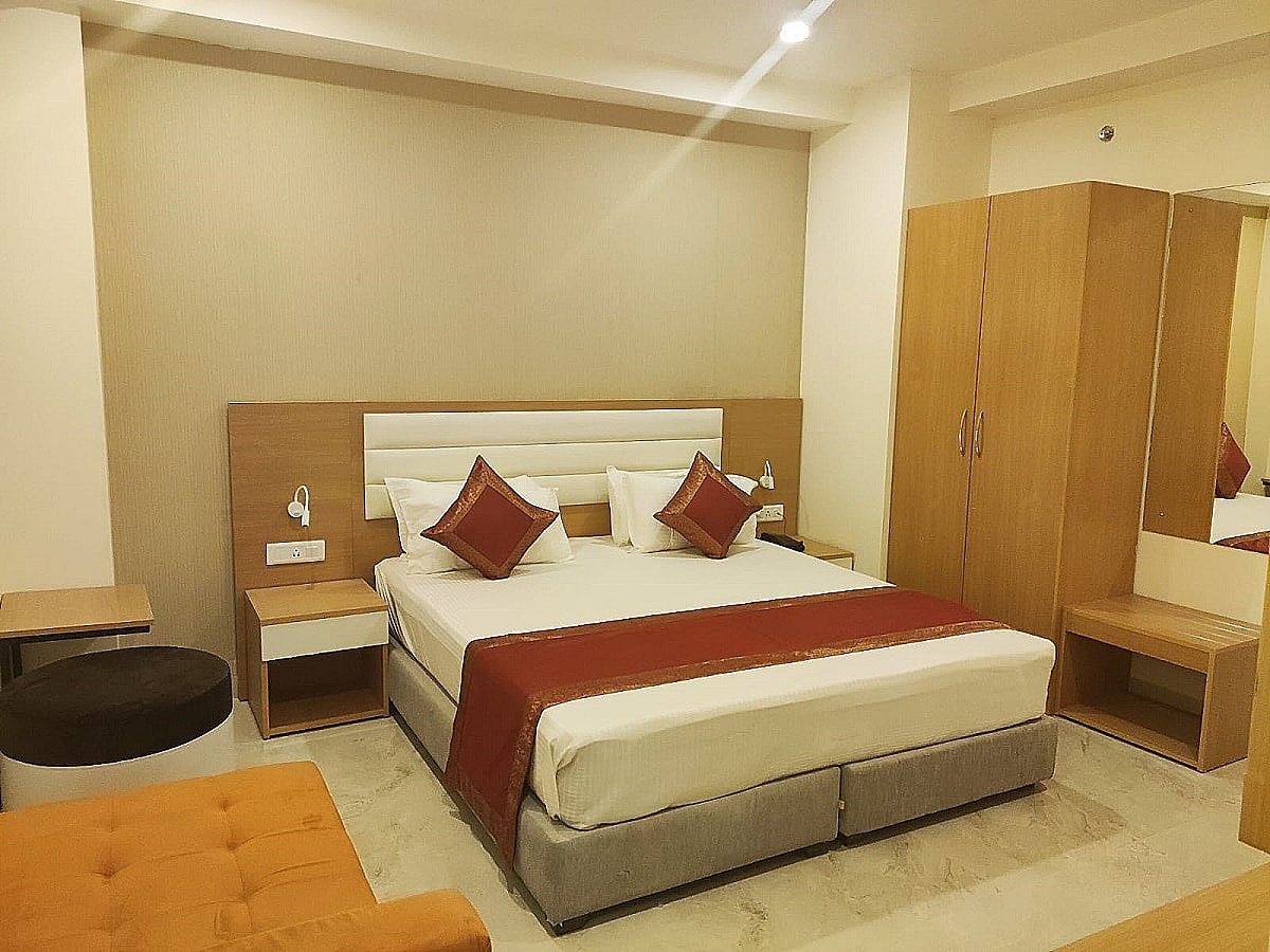 Hotel Xenia Deluxe Room 5