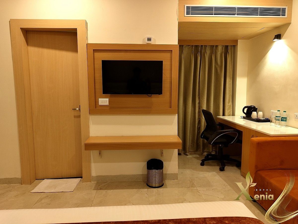 Hotel Xenia Deluxe Room 8