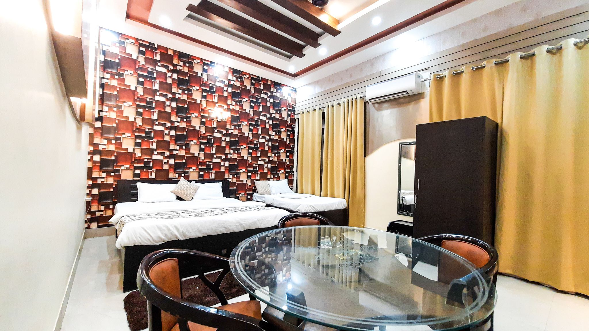 Hotel Rajayshree Palace Deluxe Room 8