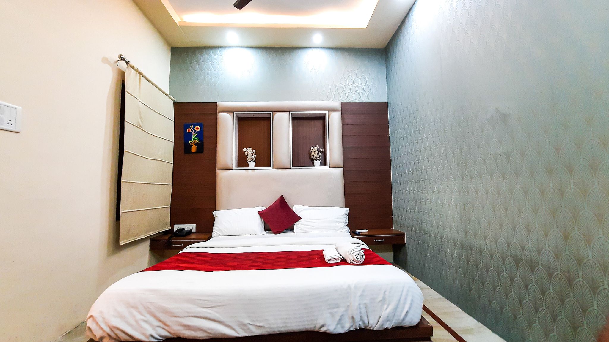 Hotel Rajayshree Palace Deluxe Room 4