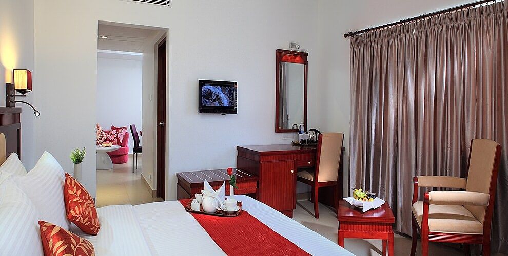 NM Royale County Executive Room AC 9