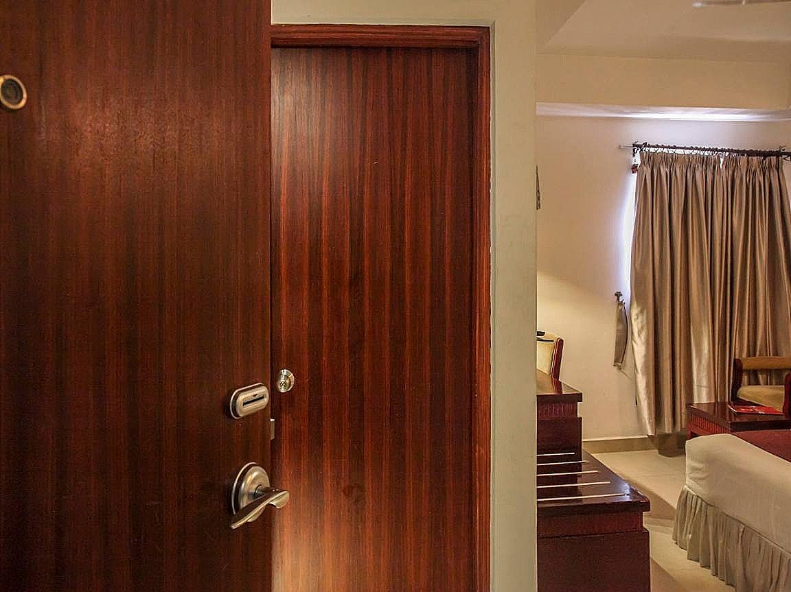 NM Royale County Executive Room AC 25