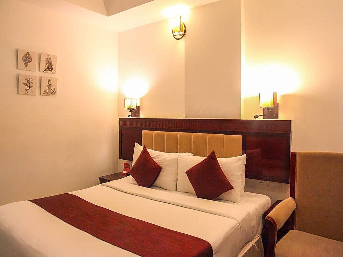 NM Royale County Executive Room AC 12