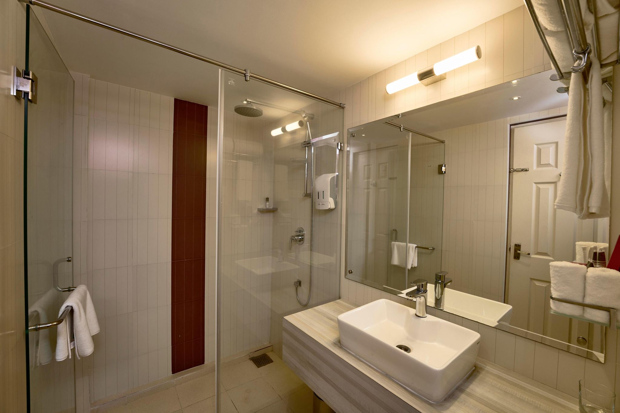 Noah Sky Suites STANDARD SUITE 3