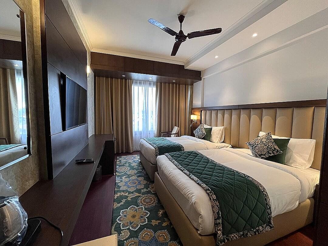 WelcomHeritage Grand, Srinagar Deluxe Room