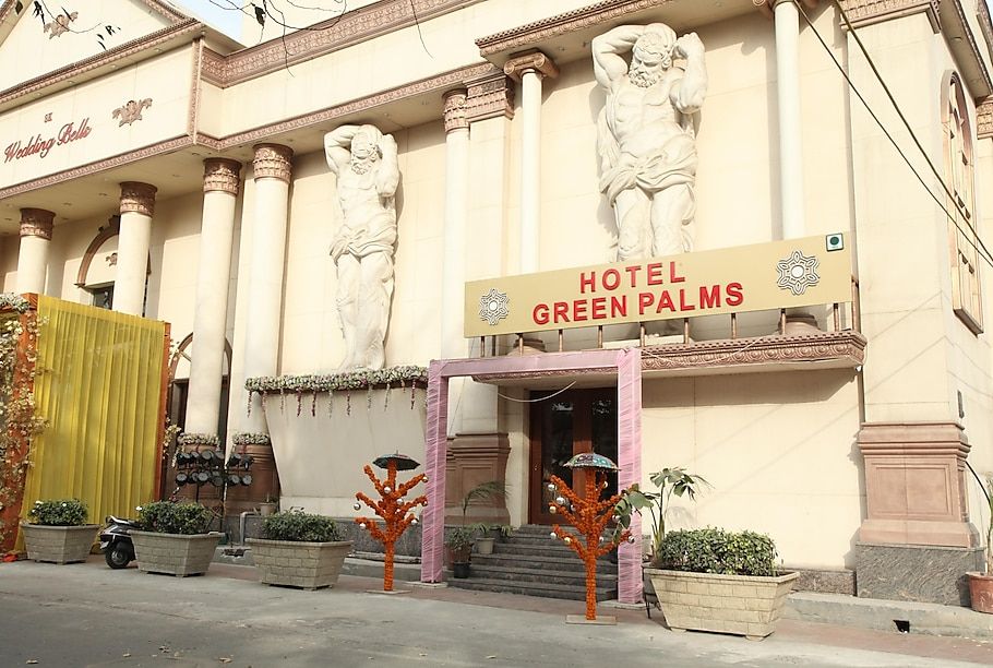 undefined Green Palms Hotel