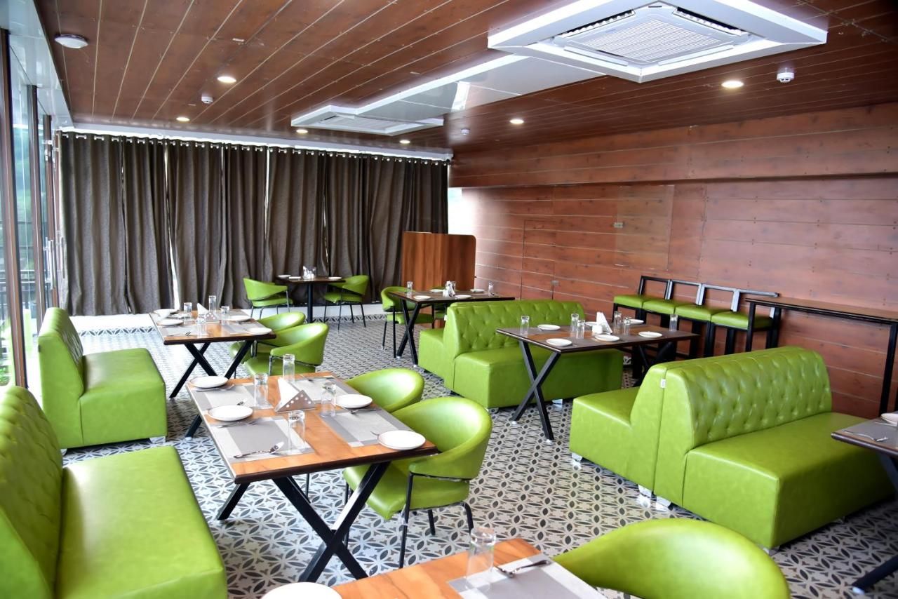 undefined Hotel Gold Inn 4