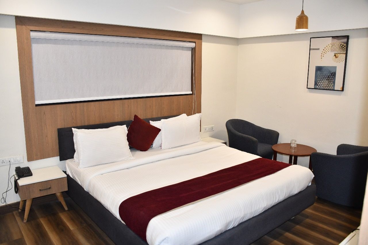 The Sky Imperial Welcome, Somnath Deluxe Room 15