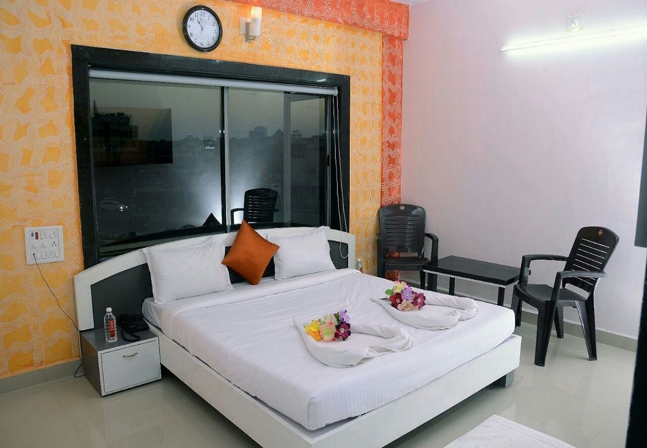 Ideal Standard Double Bed Room