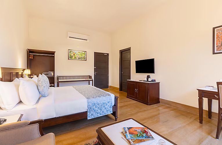 Lake View Suite With Balcony