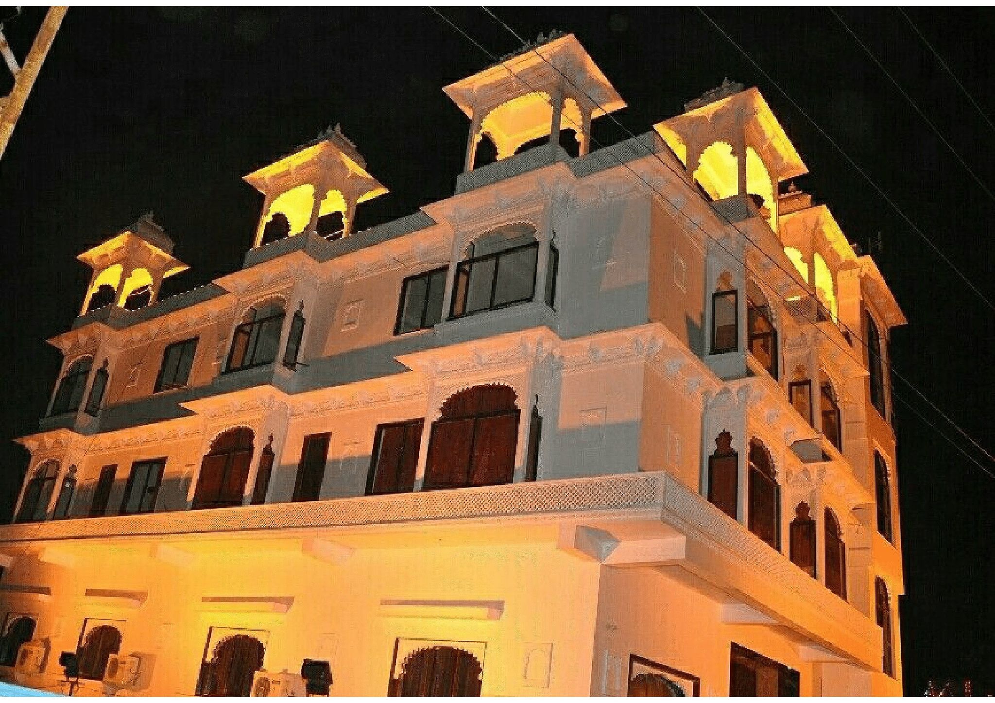 undefined Hotel White Tulip 10