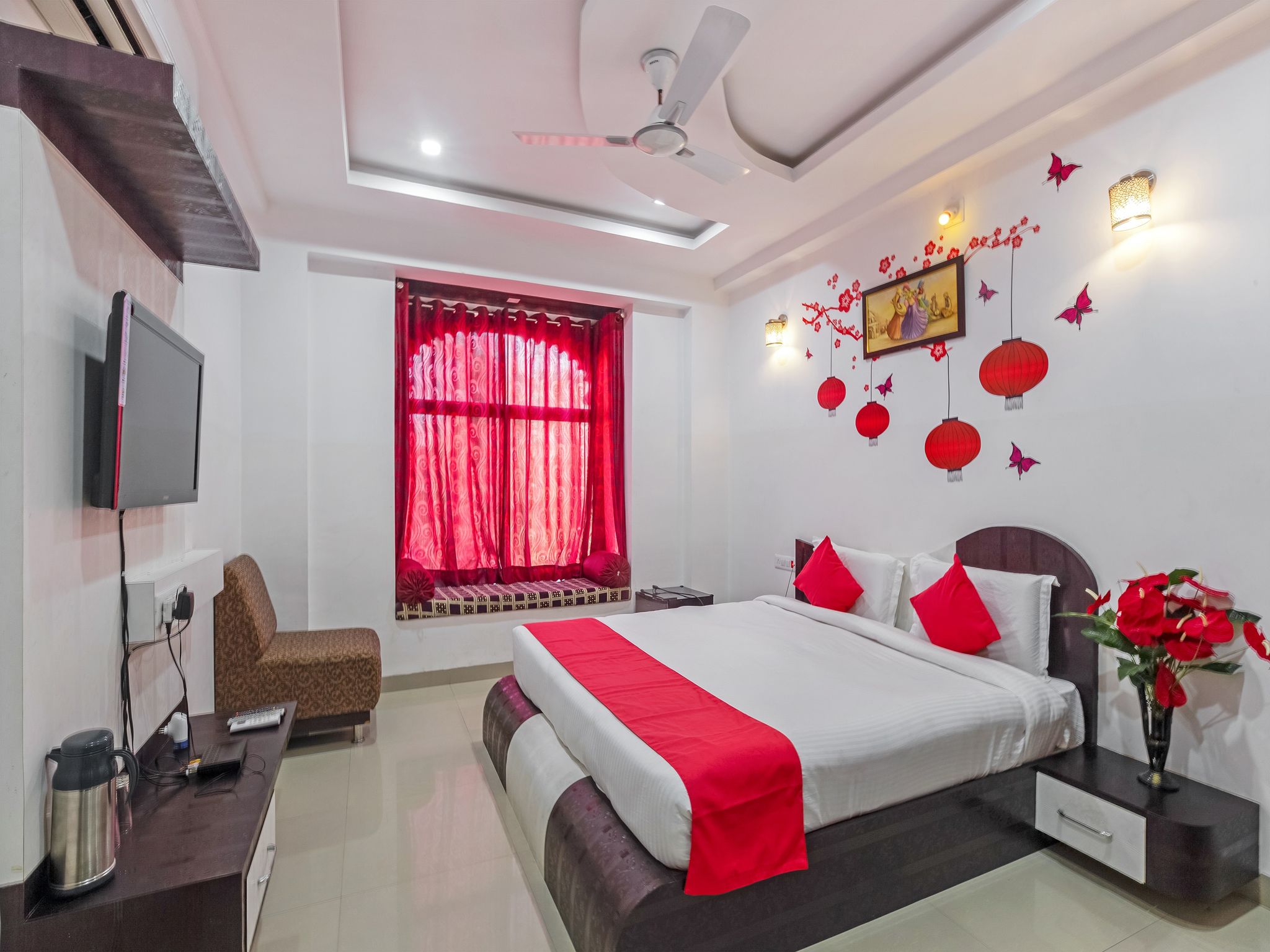 undefined Hotel White Tulip 5