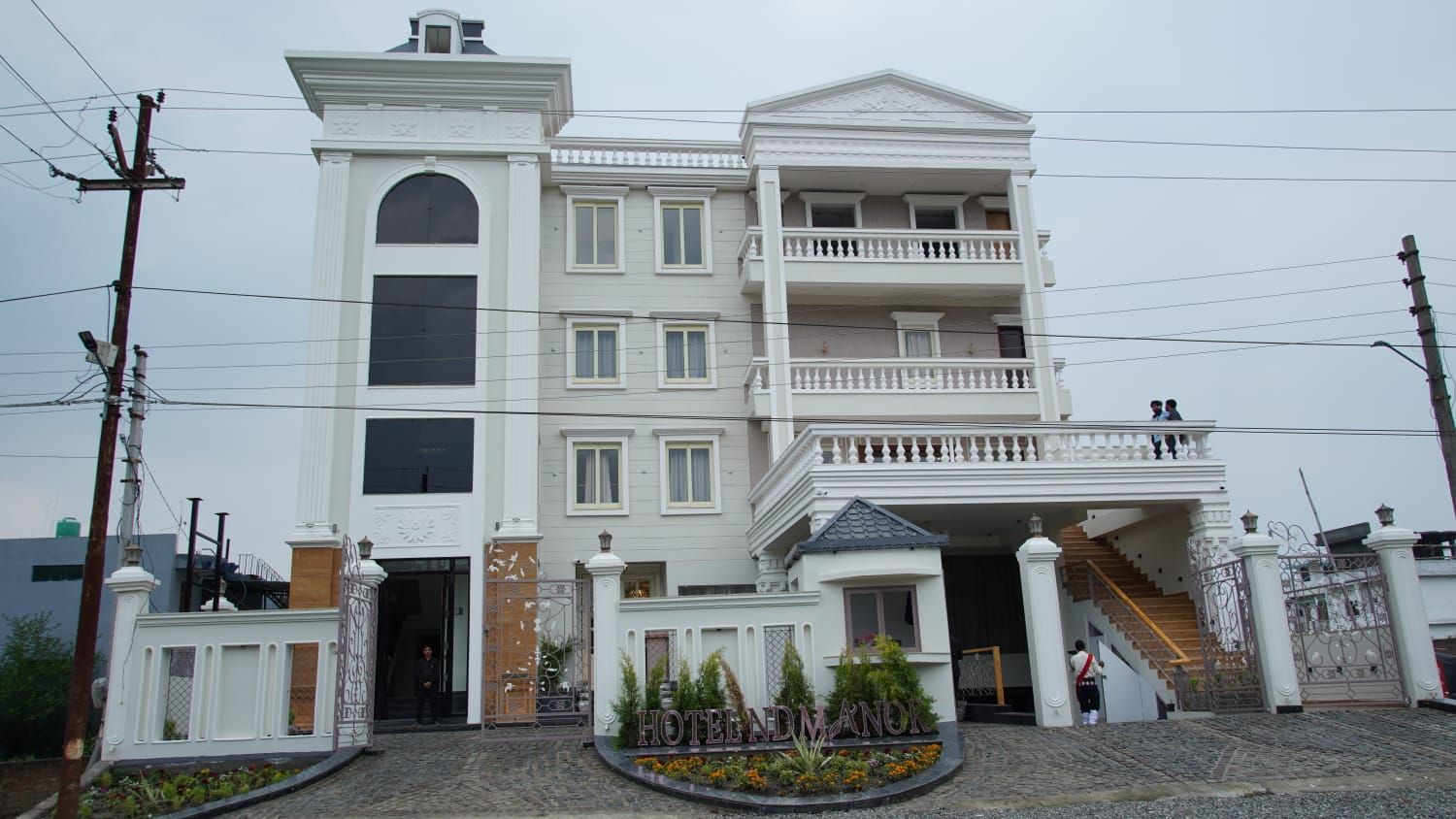 undefined Hotel ND Manor 8