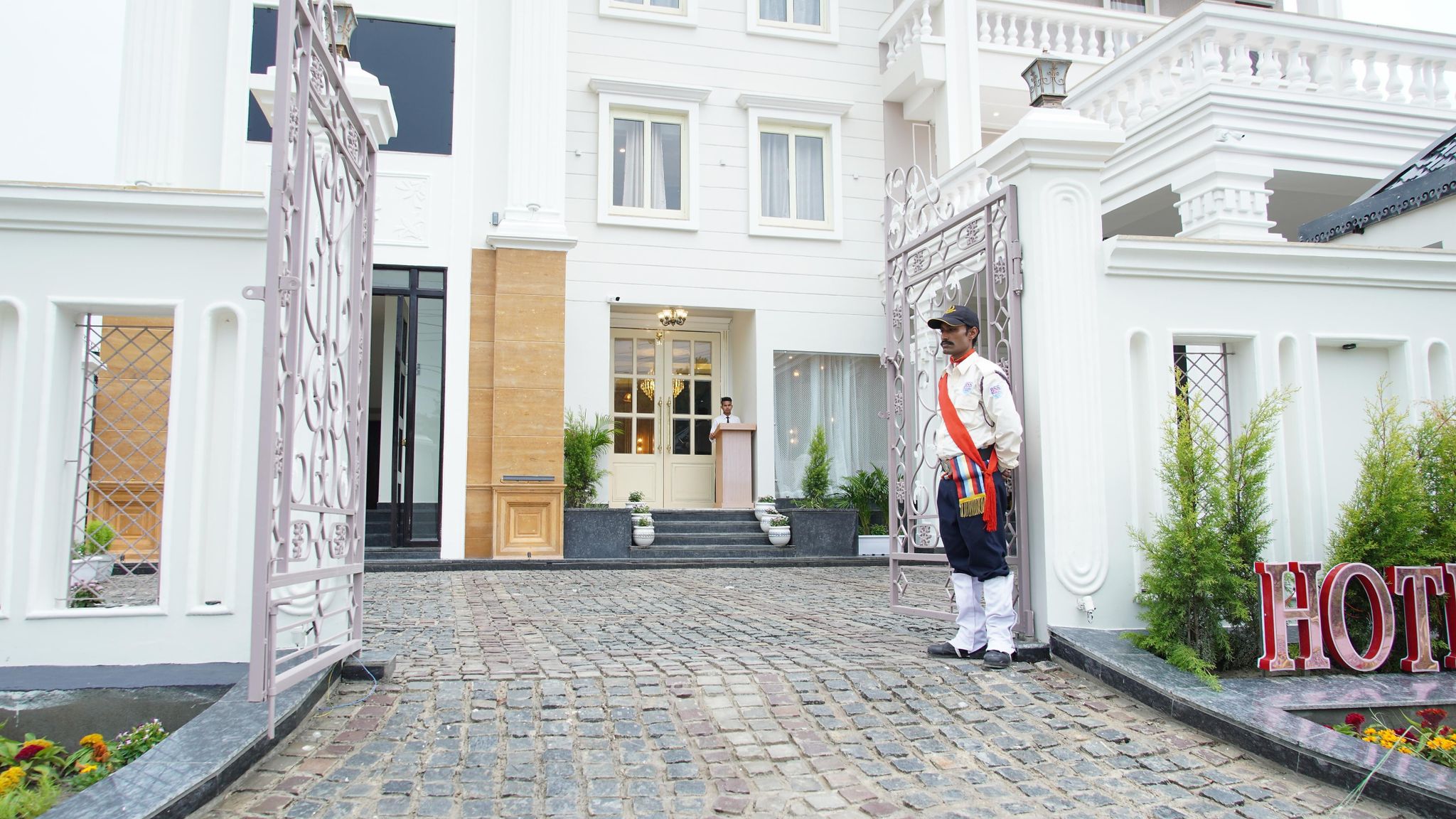 undefined Hotel ND Manor 9