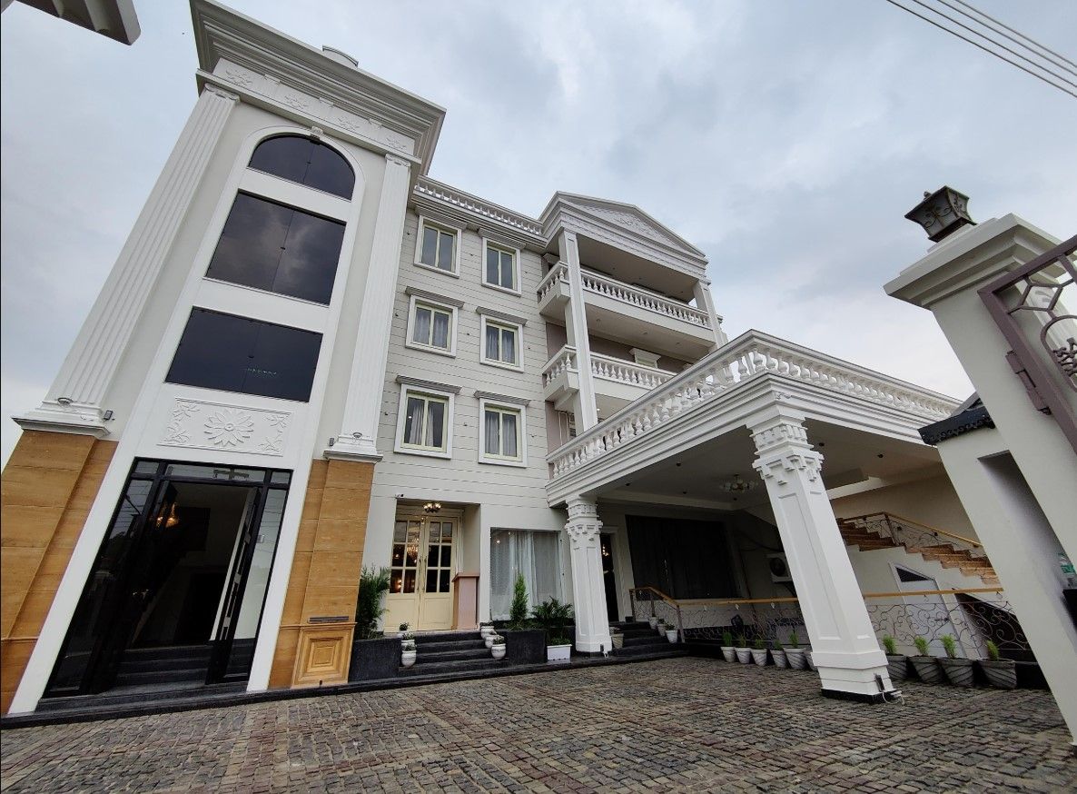 undefined Hotel ND Manor