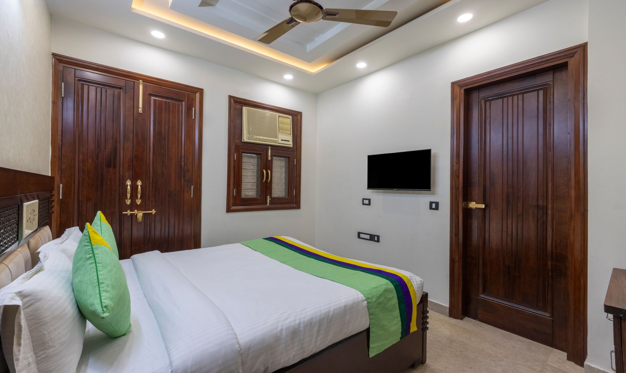 Treebo MVM Residency Double Room 5