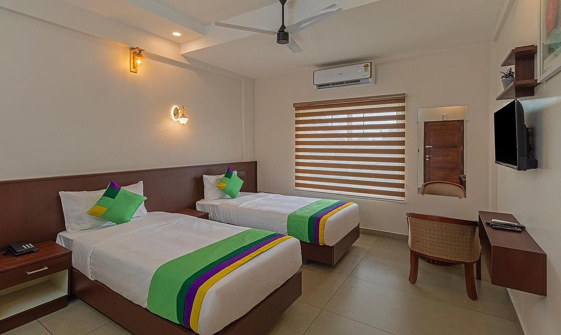 Treebo Amigos Residency Cochin Airport Hotel Standard Double Room