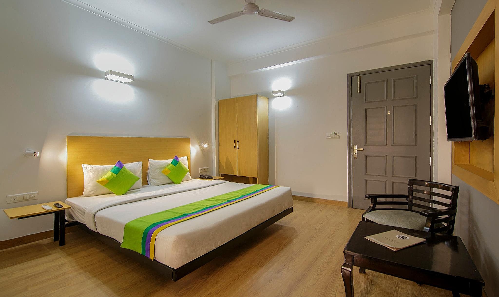 Treebo Noida Express Standard Double Room 3