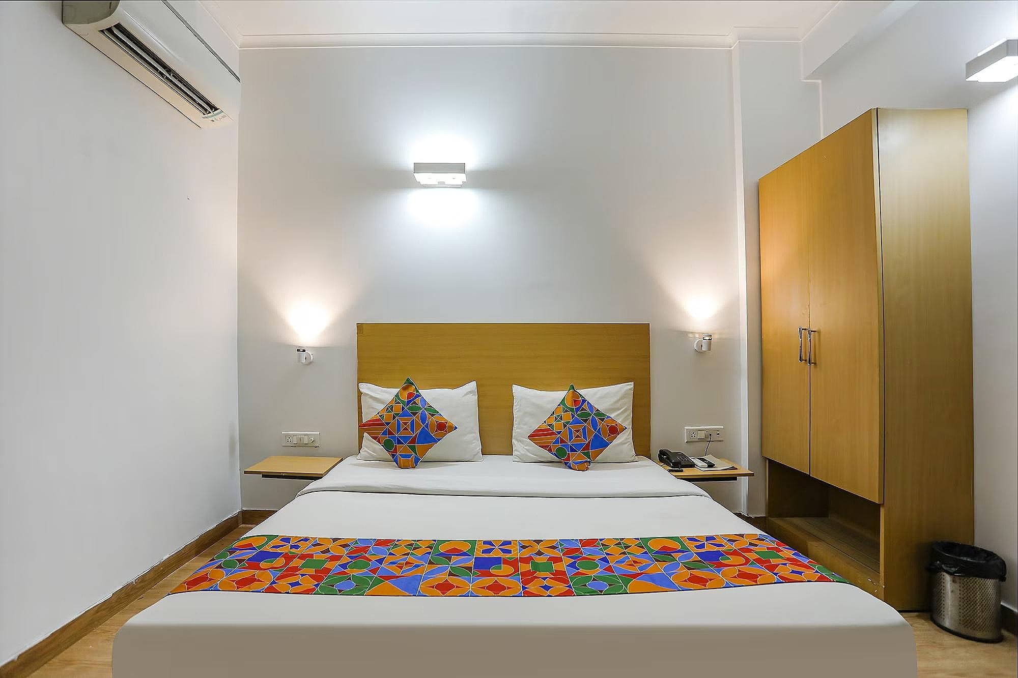 Treebo Noida Express Deluxe Double Room 4