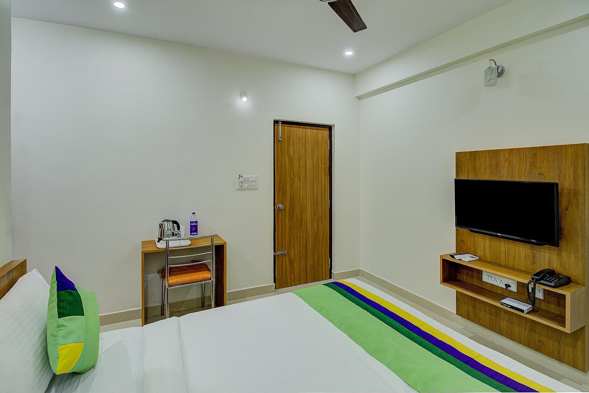 Treebo Fortune Stay Inn Economy Double Room 6