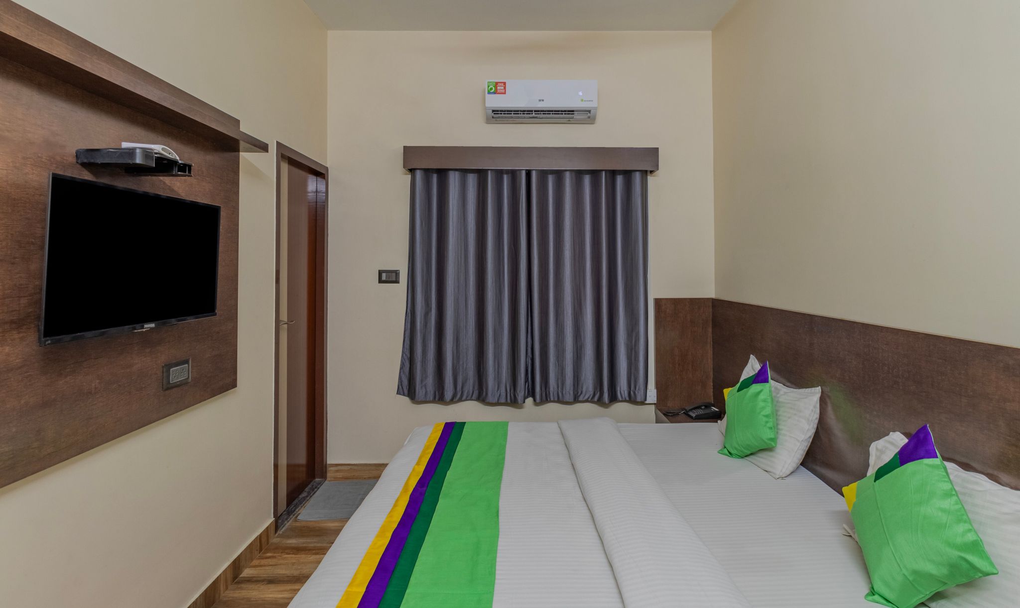 Treebo Pranav Park Standard Double Room 5