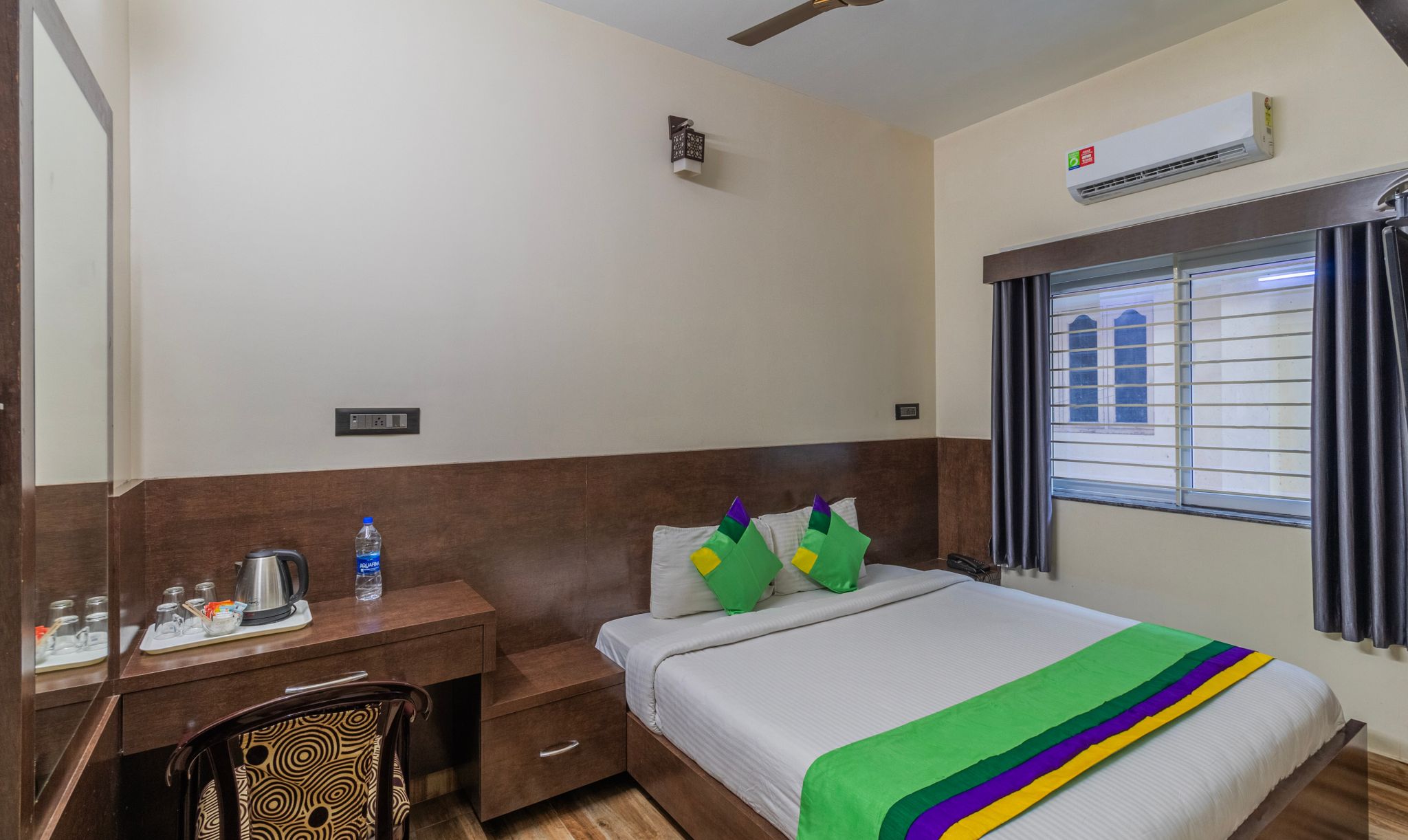 Treebo Pranav Park Standard Double Room 6