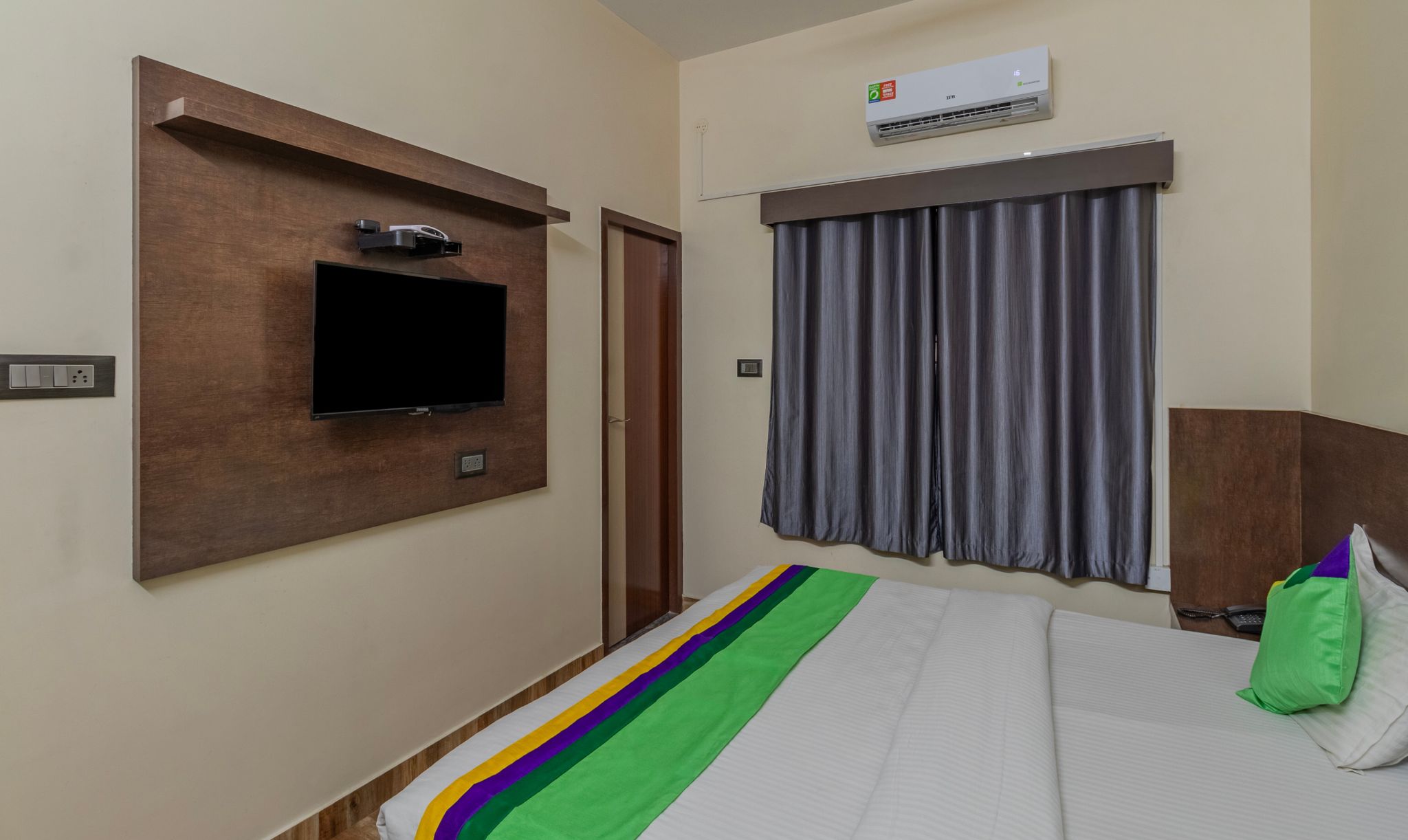 Treebo Pranav Park Standard Double Room 2