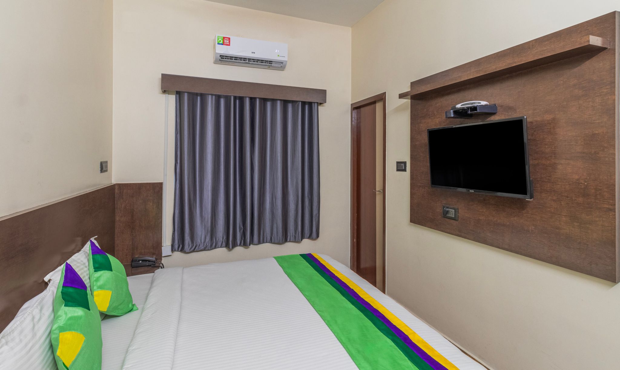 Treebo Pranav Park Standard Double Room 12