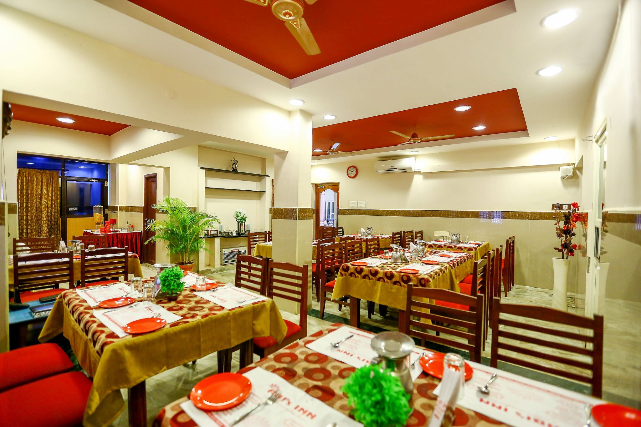 Food & Dining